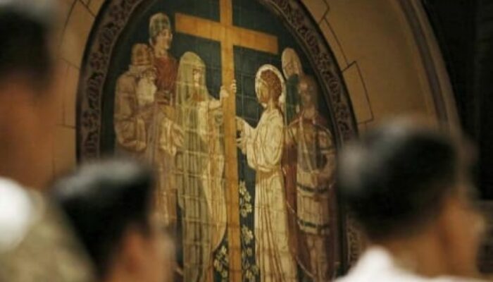 Khidmatnya Misa Pontifikal di Gereja Katedral Jakarta