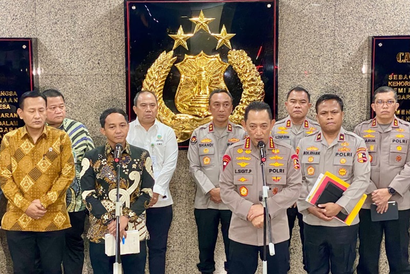 Kapolri dan Menhut