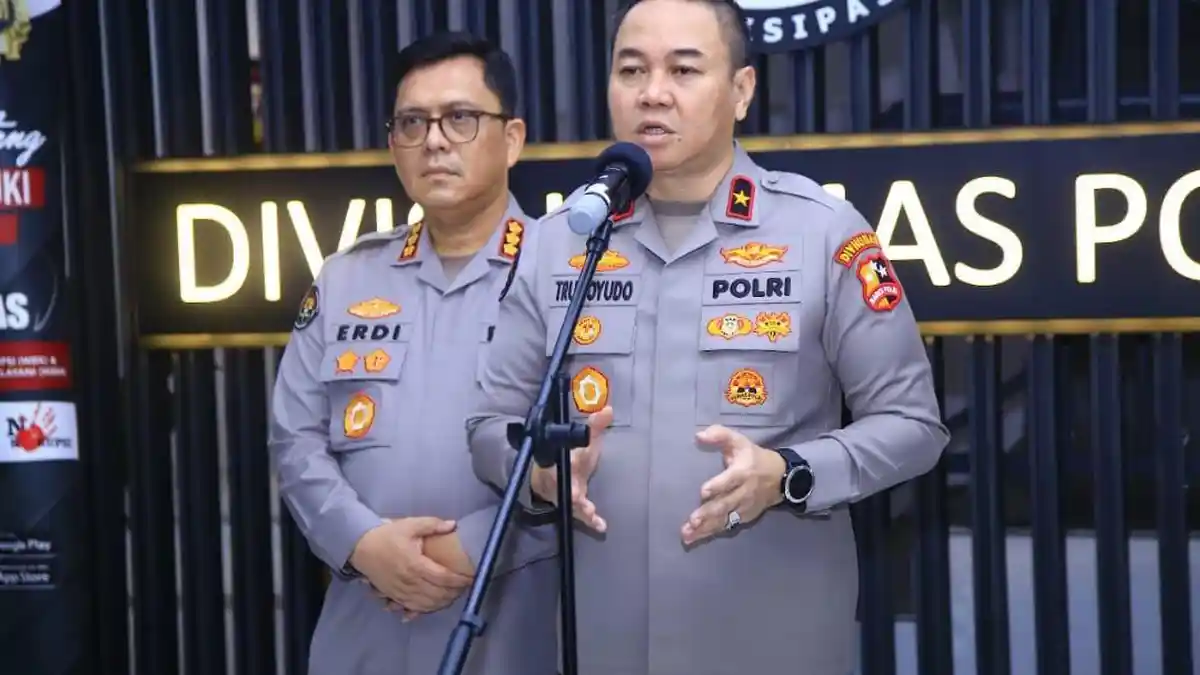 Kapolri Mutasi 1.086 Personel, Termasuk Kapolres Metro Jakpus dan Jaksel Resmi Berganti