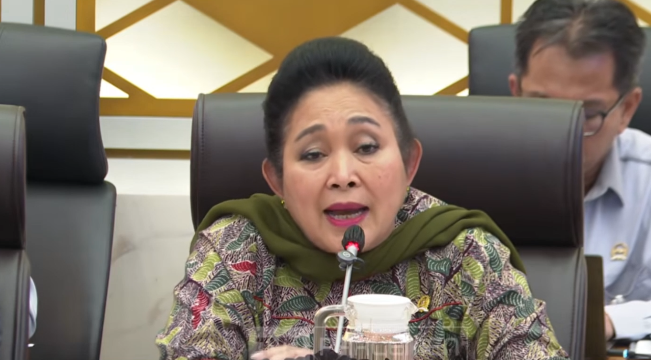 Titiek Soeharto Murka Masih Ada Truk Angkut Kayu Pascabanjir