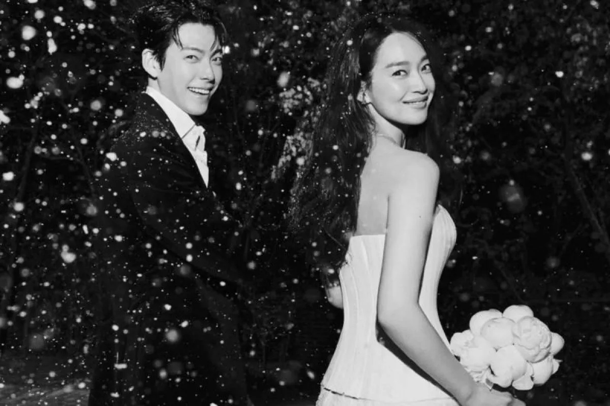 Aktor Shin Min Ah Menikah dengan Kim Woo Bin 