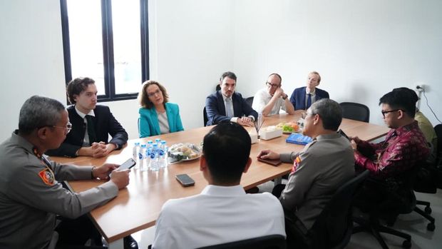 SPPG Polri Pejaten Tuai Pujian Delegasi Kedutaan Besar Prancis