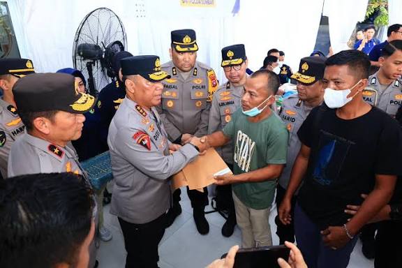 Wakapolri Turun Tangan Dampingi DVI, Serahkan Hasil Identifikasi Korban Bencana