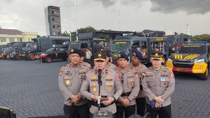 Polri Terjunkan Alat Pembersih Air Bantu Distribusi BBM Korban Bencana Sumatera