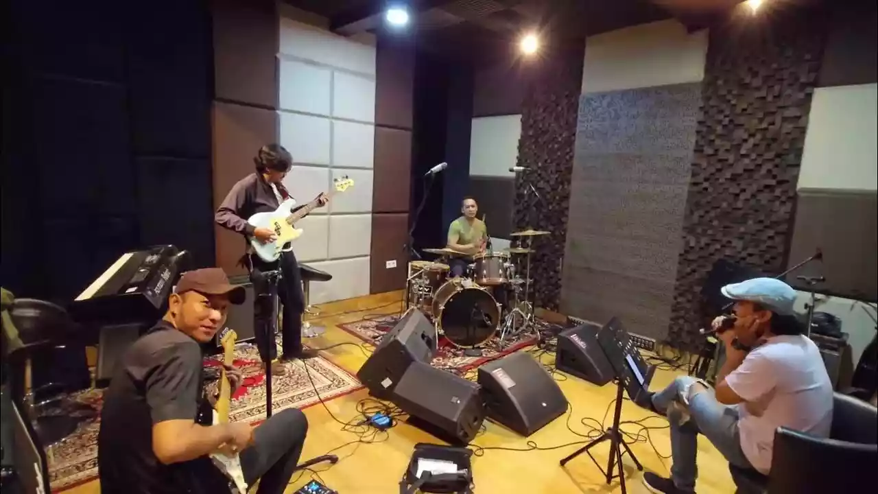 Lirik Lagu Viral ‘Medeni’: Seruan Alam agar Kita Kembali Peduli