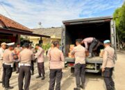 SLOG Polri Terbangkan 2.000 Selimut dan Obat-Obatan ke Aceh