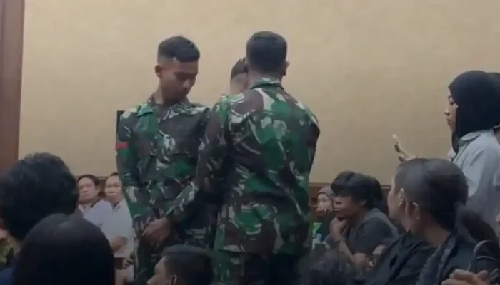 Imparsial Kritik Kehadiran TNI di Sidang Nadiem: Ruang Pengadilan Bukan Barak