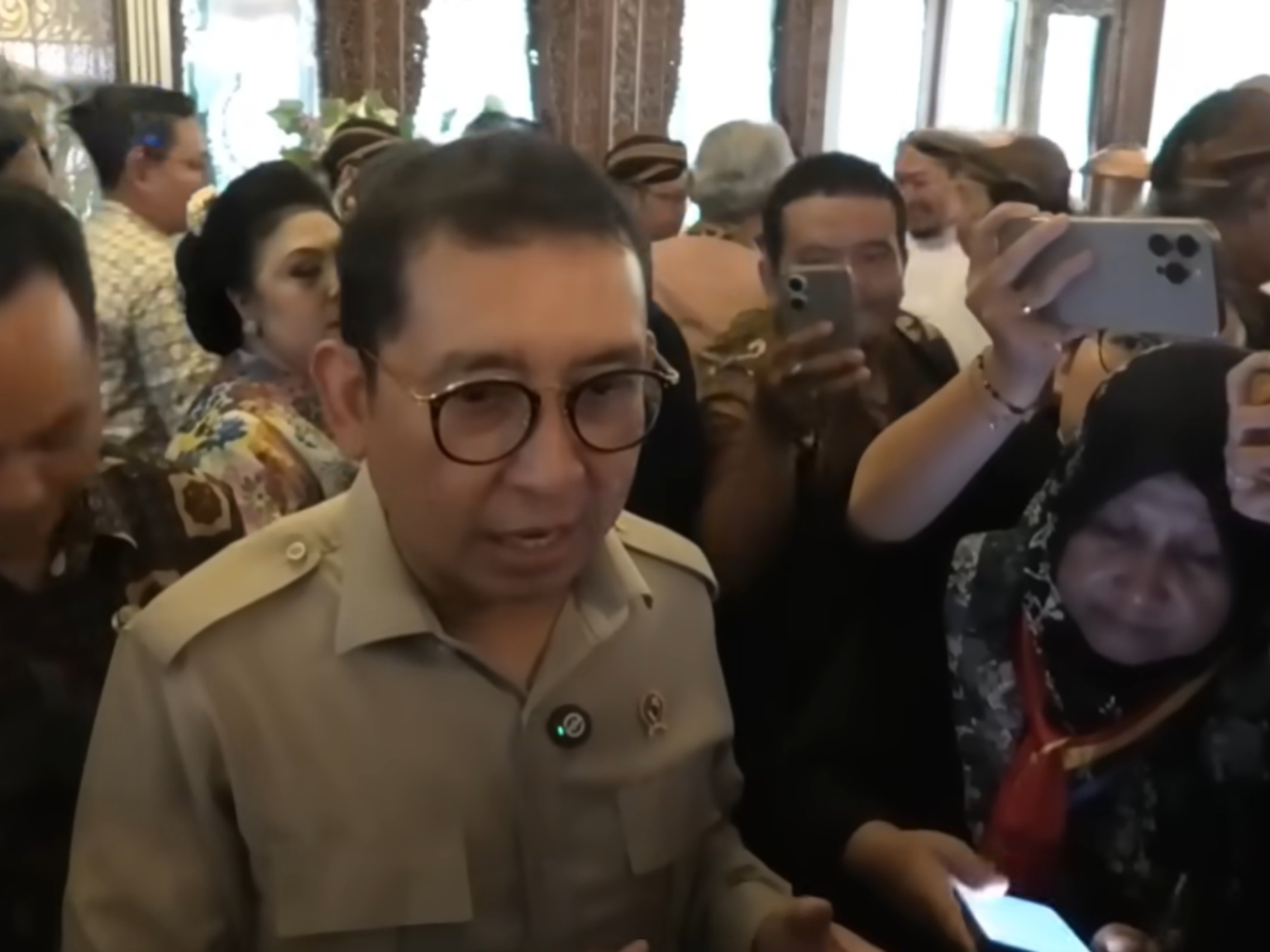 Kedatangan Fadli Zon ke Keraton Solo, Pintu Kori Gajahan Jadi Pemicu Bentrok
