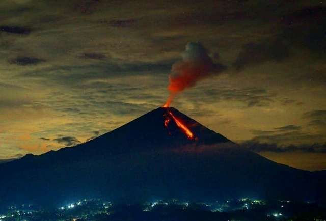 PVMBG Tetapkan Semeru Level III Siaga, Warga Diminta Waspada