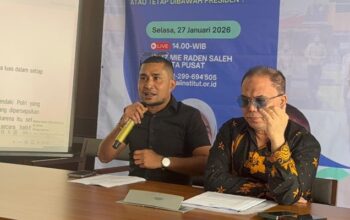 Presiden Haidar Alwi Institute, Ir. H. R. Haidar Alwi (kanan) bersama Direktur Haidar Alwi Institute, Sandri Rumanama (kiri) di Jakarta, Selasa, 27 Januari 2026. (Foto: Dokumentasi HAI)