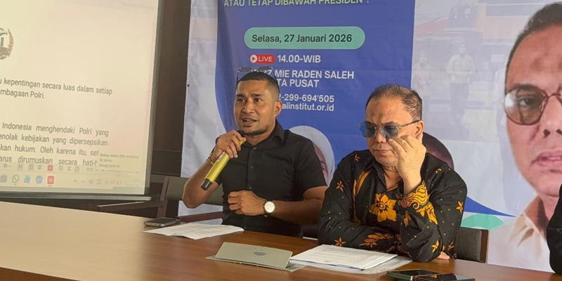 Presiden Haidar Alwi Institute, Ir. H. R. Haidar Alwi (kanan) bersama Direktur Haidar Alwi Institute, Sandri Rumanama (kiri) di Jakarta, Selasa, 27 Januari 2026. (Foto: Dokumentasi HAI)