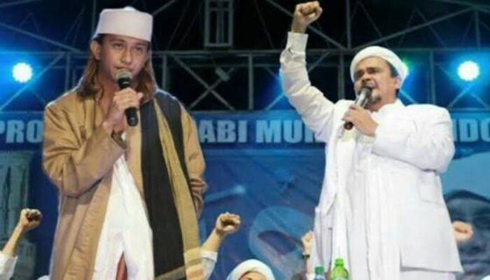 Habib Rizieq & Habib Bahar Sentil Pandji soal Materi “Mens Rea”: Kritik Pemerintah Silakan, Salat Jangan Dijadikan Candaan!