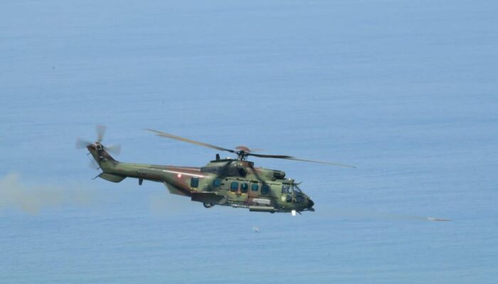 TNI AU Kirim Helikopter Caracal Cari Pesawat ATR 400 IAT Hilang di Maros