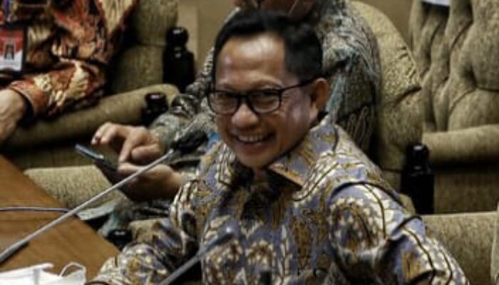 Mendagri Instruksikan Seluruh Gubernur Bebaskan Pajak Kendaraan Listrik