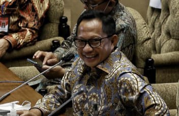 Mendagri Instruksikan Seluruh Gubernur Bebaskan Pajak Kendaraan Listrik