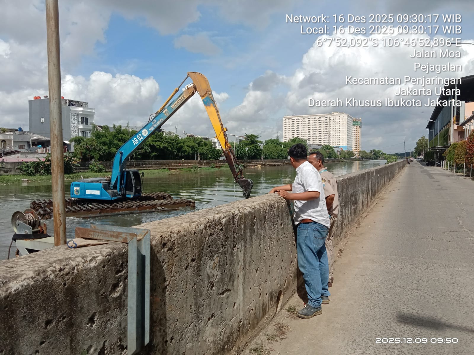 PT Jakpro Memiontec Air Kerjasama dengan Dinas SDA, LH dan BWSCC guna Pengerukan Kanal Banjir Barat dan Perbaikan Jalan Inspeksi