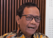 Dari Bayang-bayang Militer hingga Langsung di Bawah Presiden: Mahfud MD Bicara Reformasi Polri