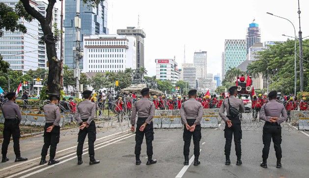 Pengamanan Polisi di Patung Kuda