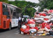 Tumpukan Sampah Masih Menggunung di Tangsel, Bau Busuk Ganggu Aktivitas Warga