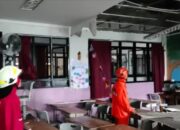 Plafon SDN 05 Pademangan Timur Ambruk Saat Siswa Santap MBG