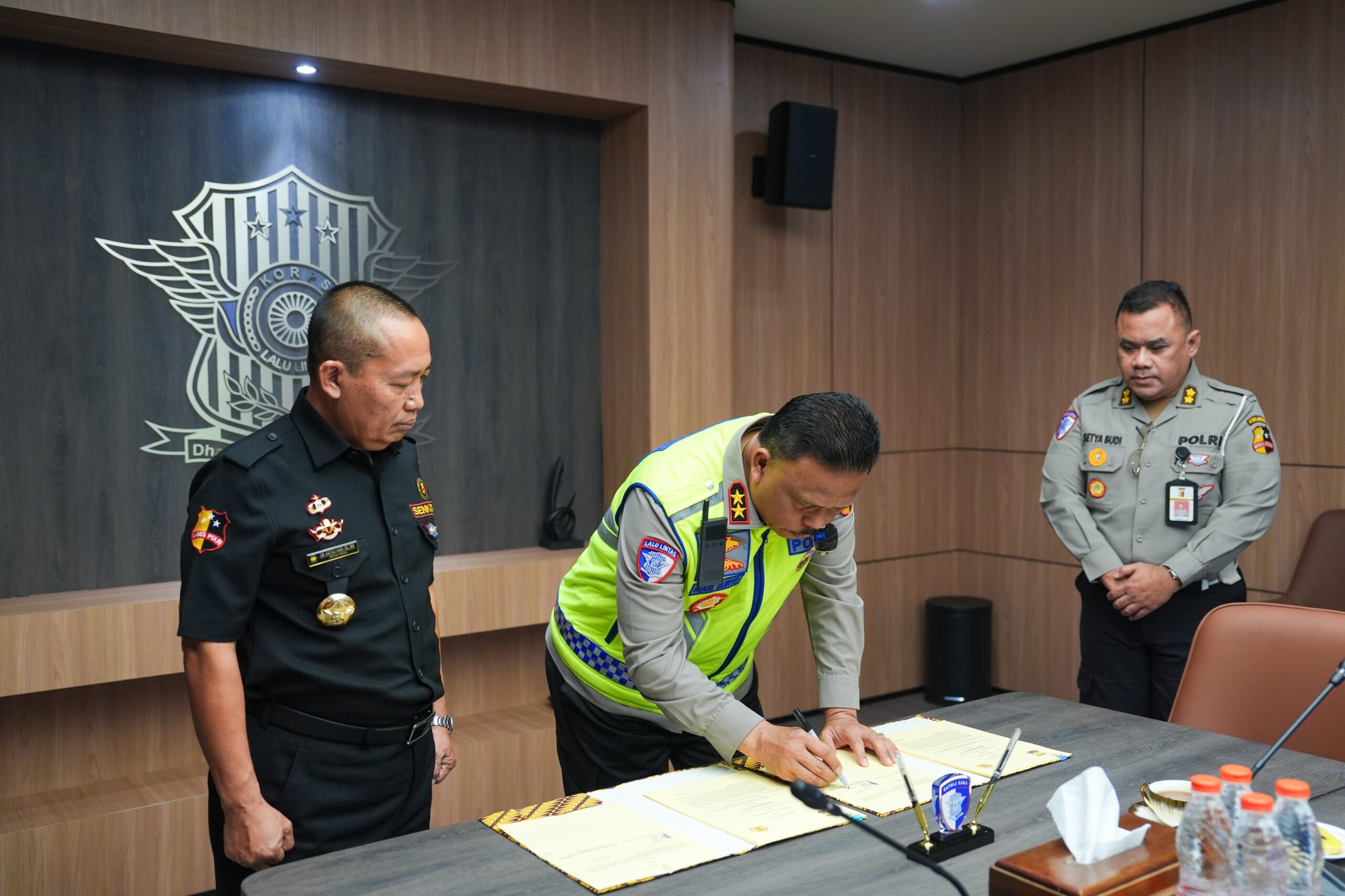 Sinergi Tanpa Sekat, Senkom dan Korlantas Polri Pererat Ikatan Demi Keselamatan Masyarakat