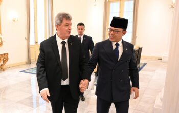 Zuhair Al-Shun dan Sugiono