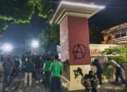 Massa Dipukul Mundur Ormas, Aksi di Mapolda DIY Berakhir Ricuh