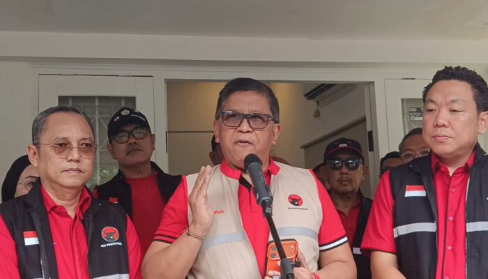 Dirut BEI & 4 Petinggi OJK Mundur di Tengah IHSG Ambruk, Hasto: Negara Harus Solid Hadapi Krisis