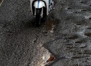 Jalan Rusak di Matraman Raya Telan Nyawa Pelajar, Gubernur Pramono Perintahkan Tambal Sementara