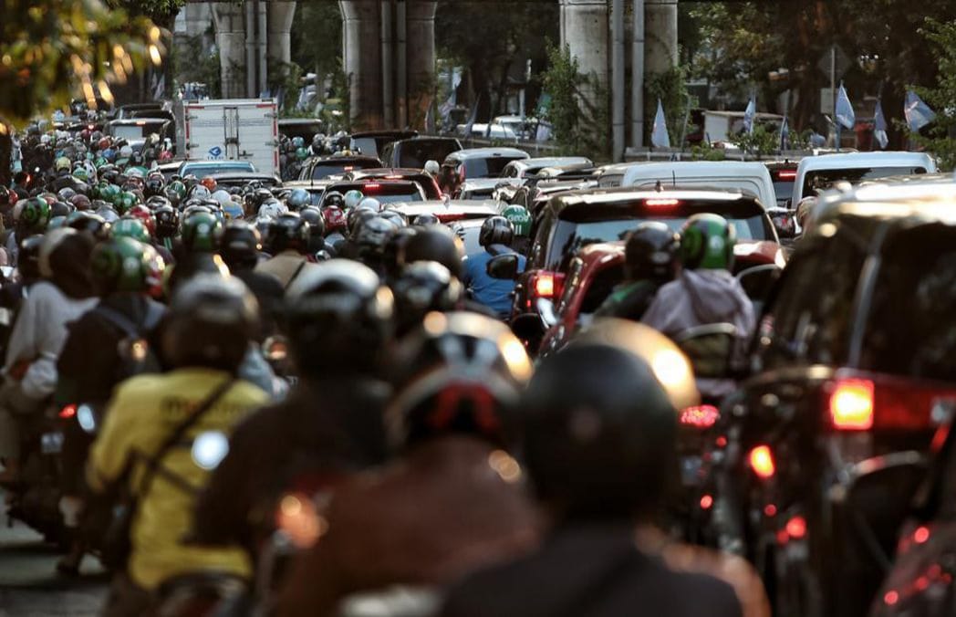 Pajak Kendaraan Melonjak, Warga Jateng Tunda Bayar PKB