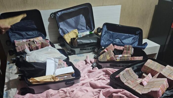 KPK Sita 5 Koper Uang Rp5 Miliar dalam Penggeledahan Kasus Bea Cukai