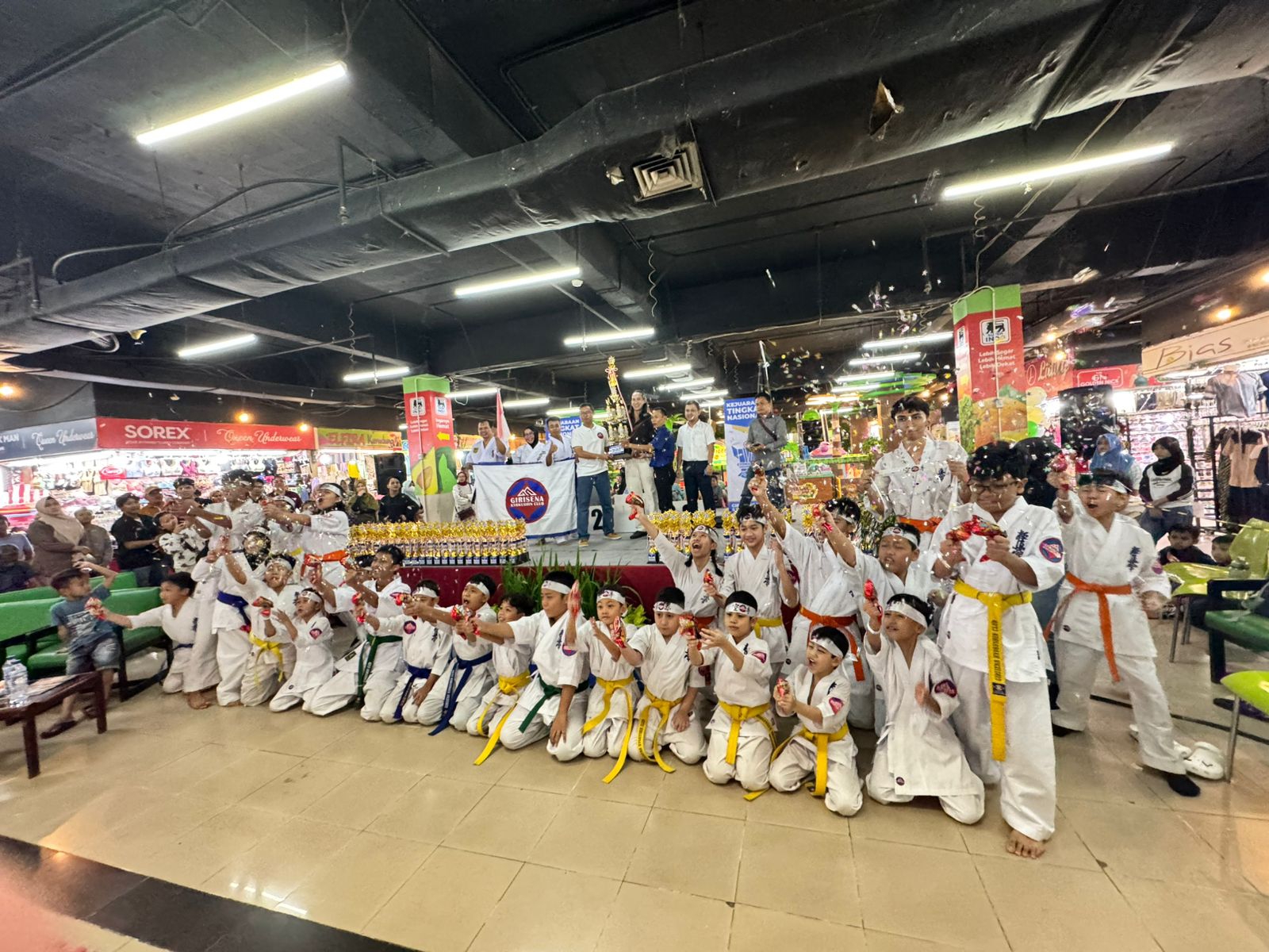 Transformasi Berbuah Emas: Girisena Juara Umum Kyokushin Grand Prix 16