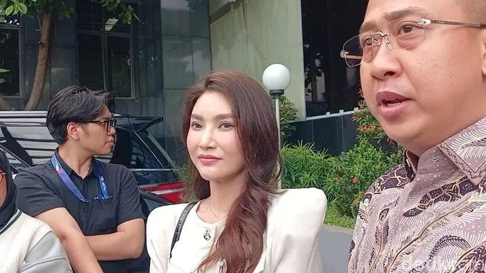 Lawan Fitnah Asal-usul Anak, Sarwendah Serahkan Bukti Dokumen Bayi Tabung ke Polda Metro Jaya
