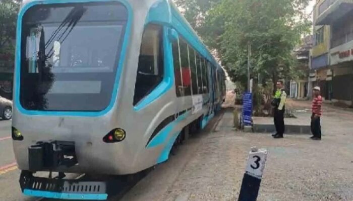Trem Bogor: Modernisasi atau Cara Halus Menyingkirkan Angkot?