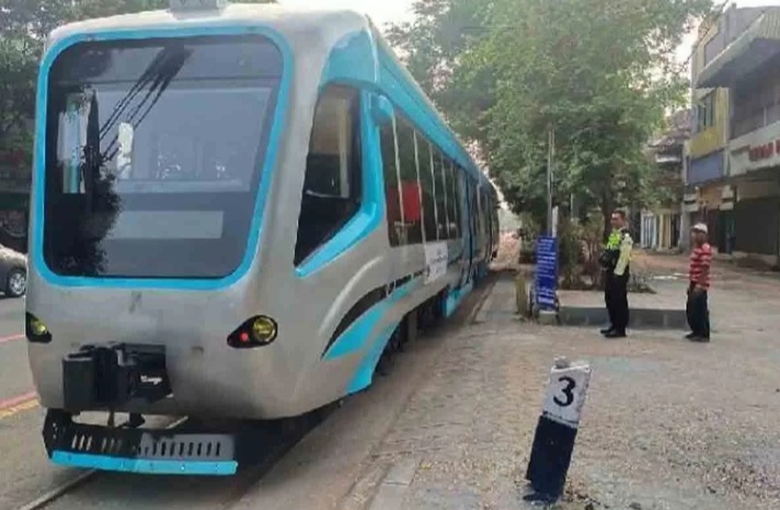 Trem Bogor: Modernisasi atau Cara Halus Menyingkirkan Angkot?