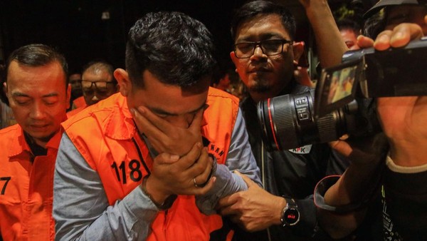 Safe House Terbongkar, Citra Bea Cukai Terkapar—OTT KPK Bongkar Akar Bobrok Aparatur