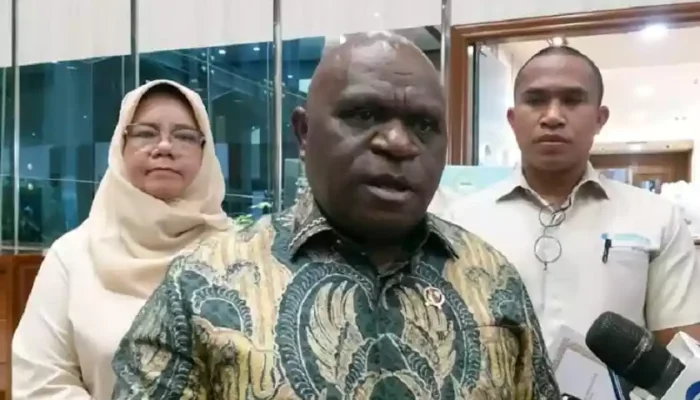 Menteri HAM Natalius Pigai Usul Bentuk Komnas Masyarakat Adat
