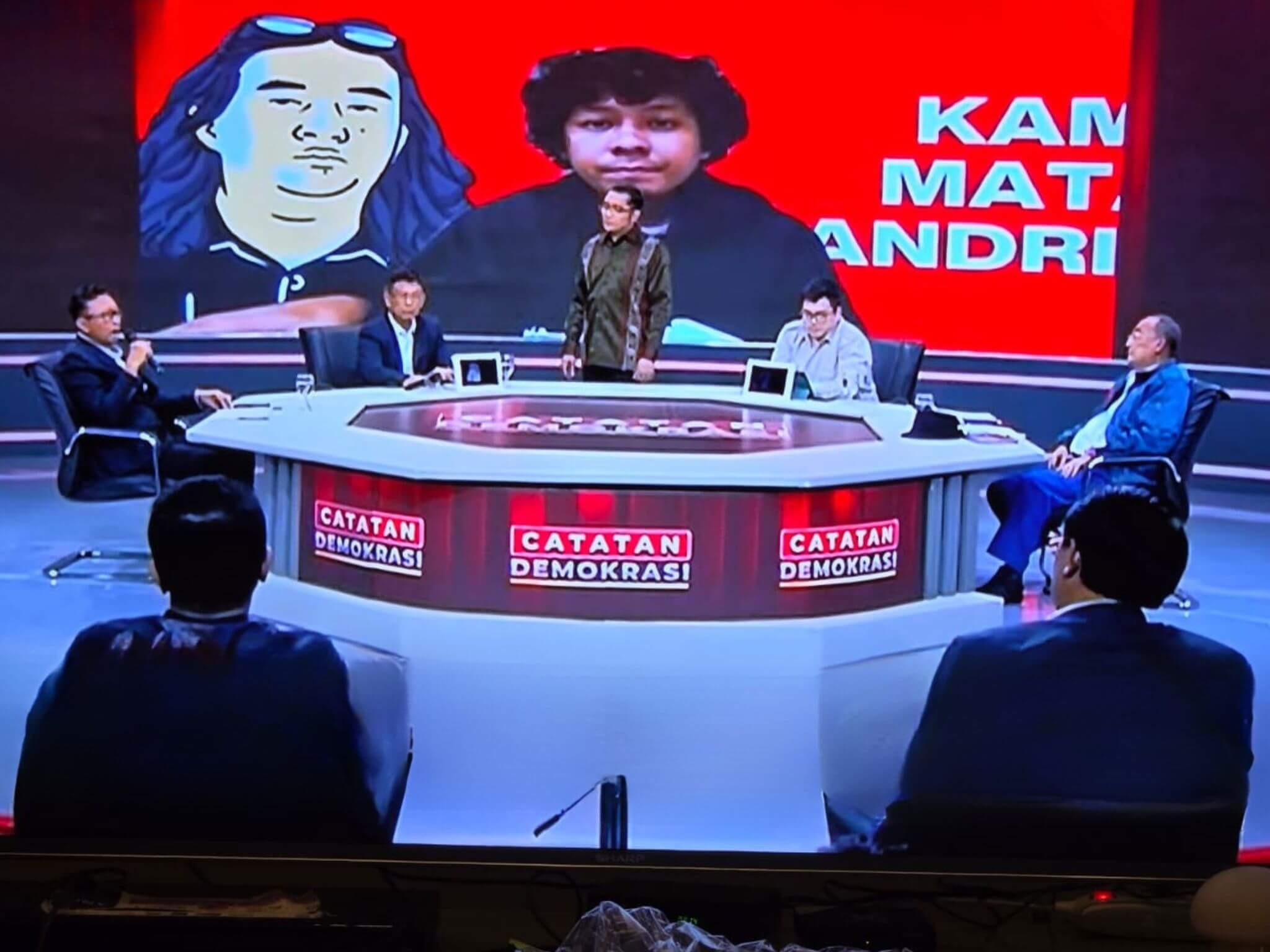Diskusi Publik Catatan Demokrasi Tvone