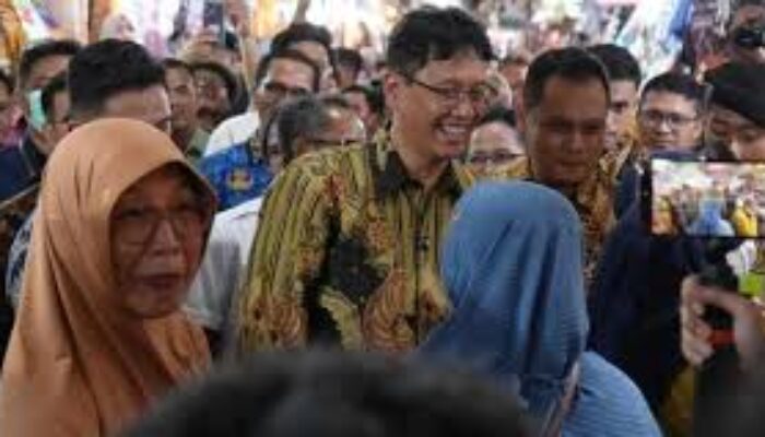Emak-Emak di Pasar Protes ke Purbaya Minta MBG Disetop