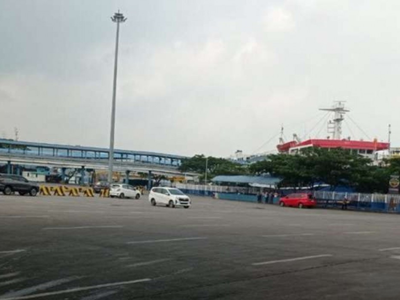 Pelabuhan Merak Sepi Siang