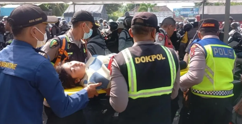 Polisi Kerahkan Dokkes Puluhan Pemudik Gilimanuk Alami Gangguan Kesehatan