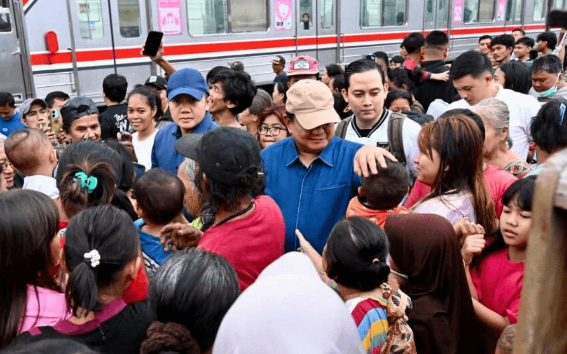 Prabowo Di Stasiun Pasar Senen