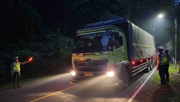 Kemenhub Batasi Operasional Truk Sumbu Tiga Saat Nataru 2026/2027, Berlaku H-7 hingga H+7