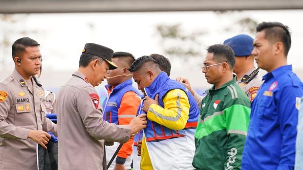 Kapolri Pimpin Apel Ojol Dan Buruh Di Sumsel 1772939146349 169