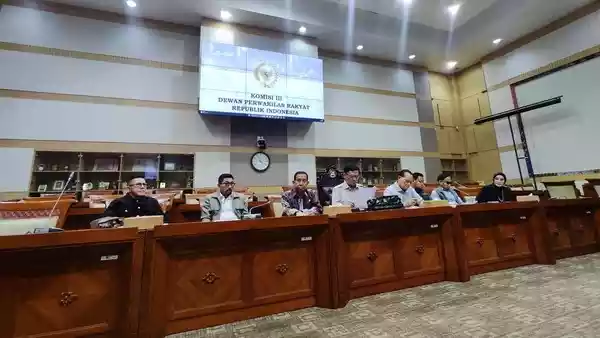 Rapat Di Komisi Iii Dpr Terkait Kasus Andrie Yunus 18 Maret 2026 Alfonsdetikcom 1773828764411 169