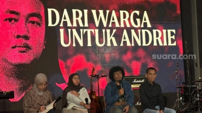 66435 Panggung Solidaritas Dari Warga Untuk Andrie