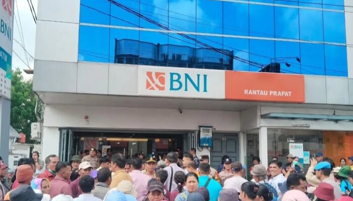 Ribuan Nasabah BNI Tarik Tunai Akibat Kasus Penggelapan Dana Jemaat Gereja Santo Fransiskus Assisi Rp28 Miliar