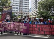 Mahasiswa Gelar Aksi Kawal Uji Materi UU TNI dan Kasus Andrie Yunus