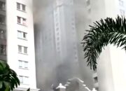 Kebakaran Apartemen Mediterania Tanjung Duren, 22 Unit Damkar Dikerahkan