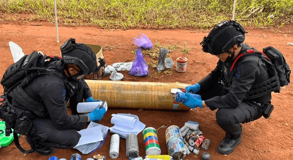 Prosesi Pemusnahan Bahan Peledak Petasan Oleh Brimob Polres Pekalongan